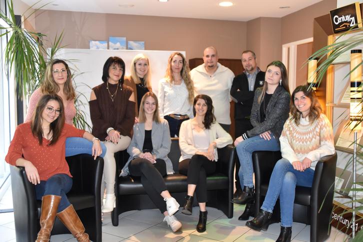 l'équipe de l'agence Immobilière de la Vallée