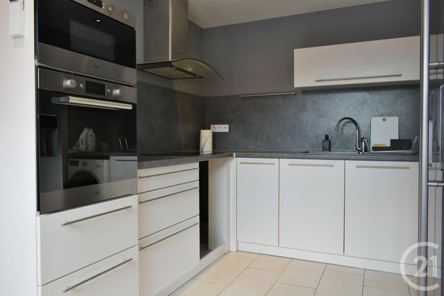 Appartement T3 à louer - 3 pièces - 70.0 m2 - FROGES - 38 - RHONE-ALPES - Century 21 Immobilière De La Vallée