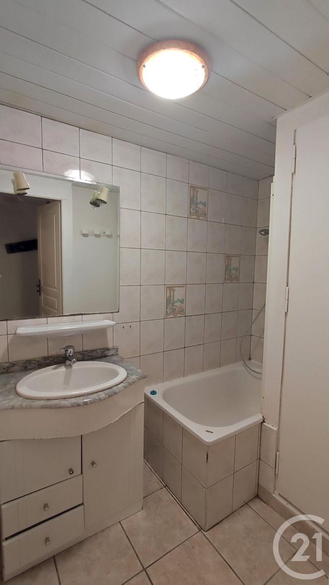 Afficher la photo en grand Appartement T3 à vendre - 3 pièces - 60.99 m2 - ALLEVARD - 38 - RHONE-ALPES - Century 21 Immobilière De La Vallée