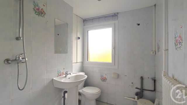 Afficher la photo en grand Appartement T3 à vendre - 3 pièces - 60.99 m2 - ALLEVARD - 38 - RHONE-ALPES - Century 21 Immobilière De La Vallée