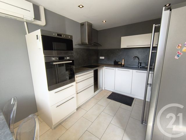 Appartement T3 à vendre - 3 pièces - 67.6 m2 - FROGES - 38 - RHONE-ALPES - Century 21 Immobilière De La Vallée