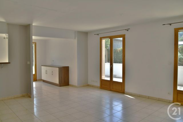Appartement T3 à louer - 3 pièces - 75.35 m2 - CHAPAREILLAN - 38 - RHONE-ALPES - Century 21 Immobilière De La Vallée