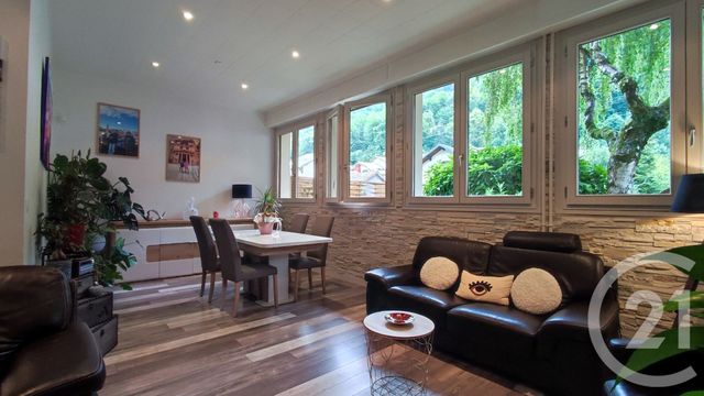 Afficher la photo en grand Appartement F3 bis à vendre - 3 pièces - 97.68 m2 - ALLEVARD - 38 - RHONE-ALPES - Century 21 Immobilière De La Vallée