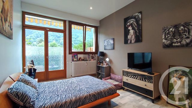 Afficher la photo en grand Appartement F3 bis à vendre - 3 pièces - 97.68 m2 - ALLEVARD - 38 - RHONE-ALPES - Century 21 Immobilière De La Vallée