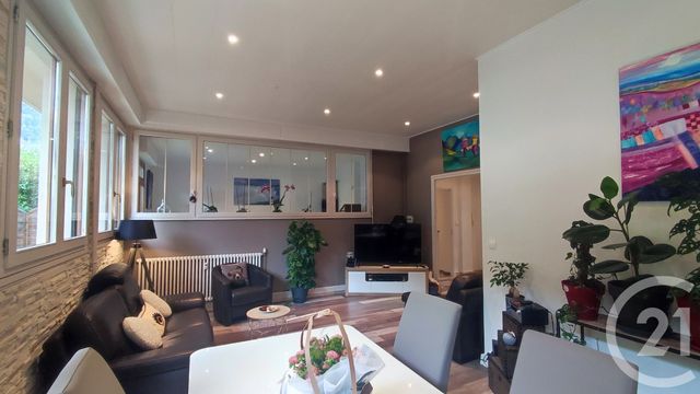 Afficher la photo en grand Appartement F3 bis à vendre - 3 pièces - 97.68 m2 - ALLEVARD - 38 - RHONE-ALPES - Century 21 Immobilière De La Vallée