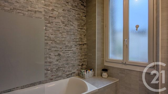 maison à vendre - 4 pièces - 110.7 m2 - VILLARD BONNOT - 38 - RHONE-ALPES - Century 21 Immobilière De La Vallée