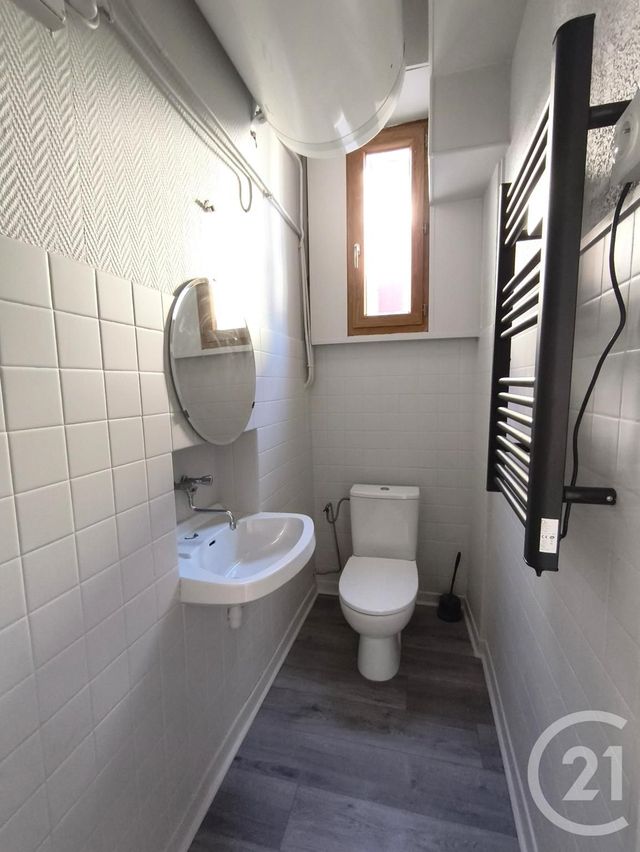 Appartement T2 à louer - 2 pièces - 49.75 m2 - ALLEVARD - 38 - RHONE-ALPES - Century 21 Immobilière De La Vallée