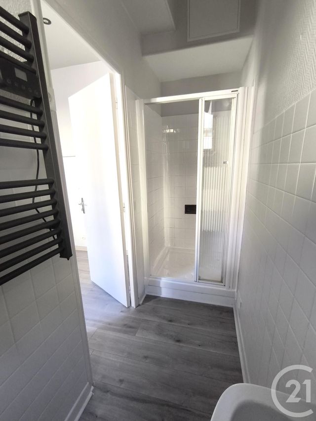 Appartement T2 à louer - 2 pièces - 49.75 m2 - ALLEVARD - 38 - RHONE-ALPES - Century 21 Immobilière De La Vallée