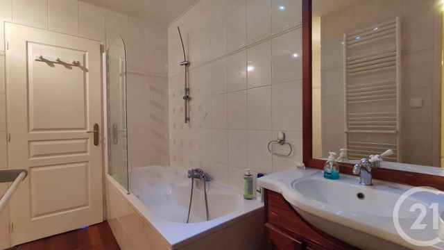 Appartement T5 à vendre - 5 pièces - 154.2 m2 - ALLEVARD - 38 - RHONE-ALPES - Century 21 Immobilière De La Vallée