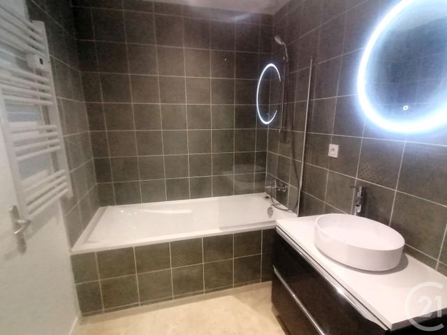 Appartement T4 à louer - 4 pièces - 119.16 m2 - PONTCHARRA - 38 - RHONE-ALPES - Century 21 Immobilière De La Vallée