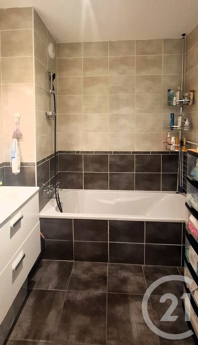Appartement T3 à louer - 3 pièces - 67.51 m2 - PONTCHARRA - 38 - RHONE-ALPES - Century 21 Immobilière De La Vallée