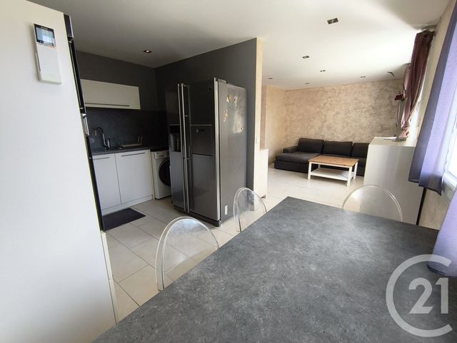 Appartement T3 à louer - 3 pièces - 63.8 m2 - FROGES - 38 - RHONE-ALPES - Century 21 Immobilière De La Vallée