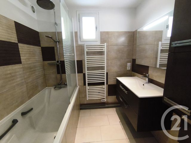 Appartement T3 à louer - 3 pièces - 63.8 m2 - FROGES - 38 - RHONE-ALPES - Century 21 Immobilière De La Vallée