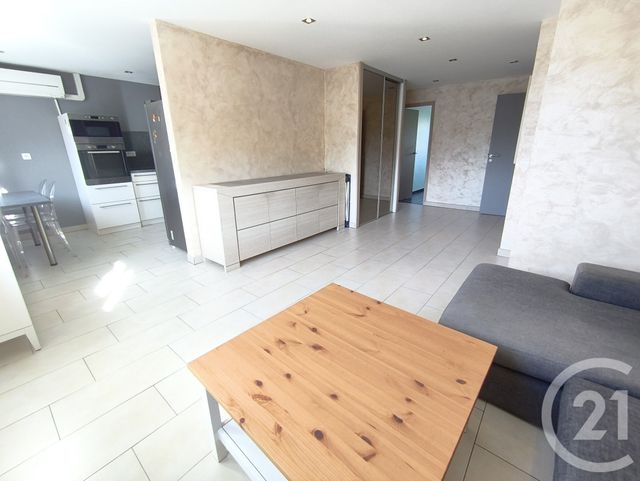 Appartement T3 à louer - 3 pièces - 63.8 m2 - FROGES - 38 - RHONE-ALPES - Century 21 Immobilière De La Vallée